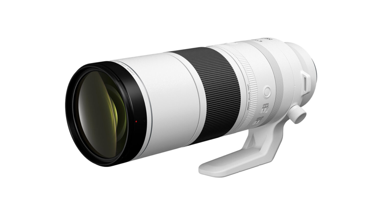 The Canon RF200-800mm f/6.3-9 IS USM. Image credit: Canon