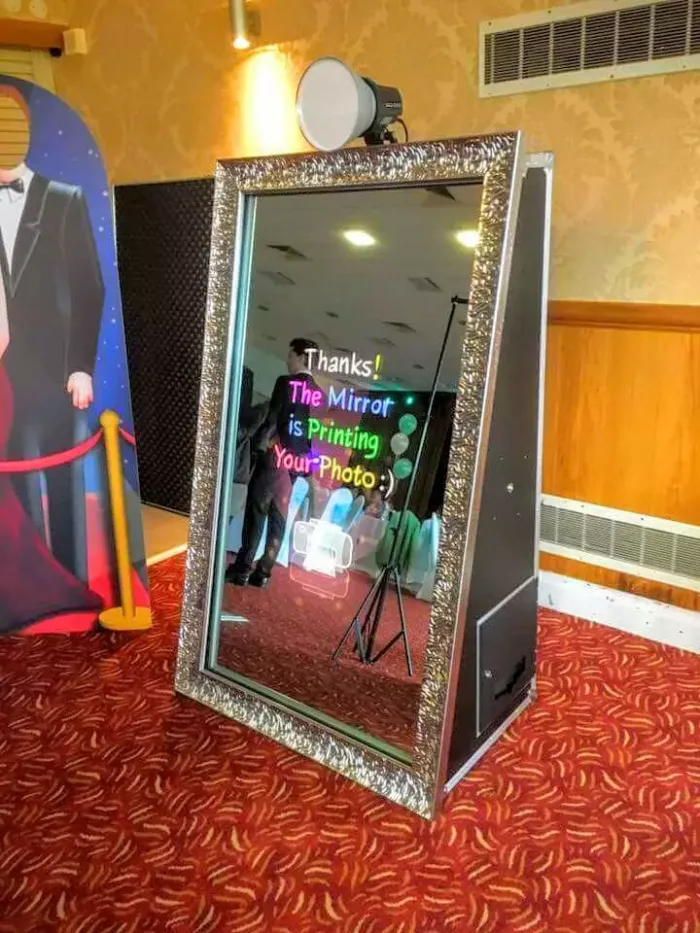 TechnoWhale Magic Mirror Photo Booth 65 inch Classic Design - Image 13